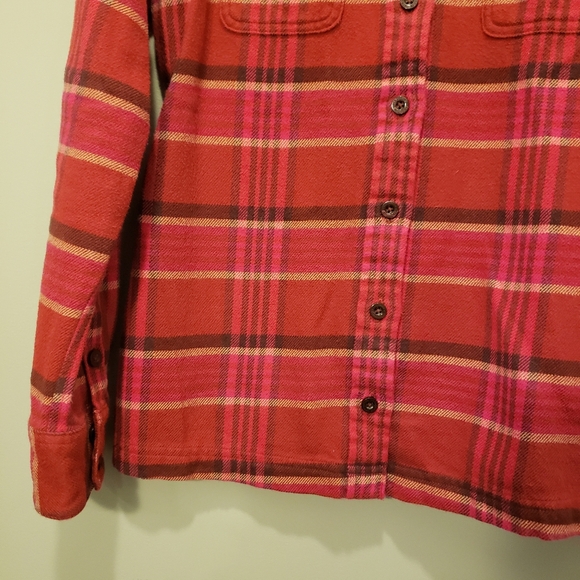 Patagonia Women's Long Sleeve Organic Cotton Midweight Fjord Flannel Shirt Red 4 - Picture 5 of 9